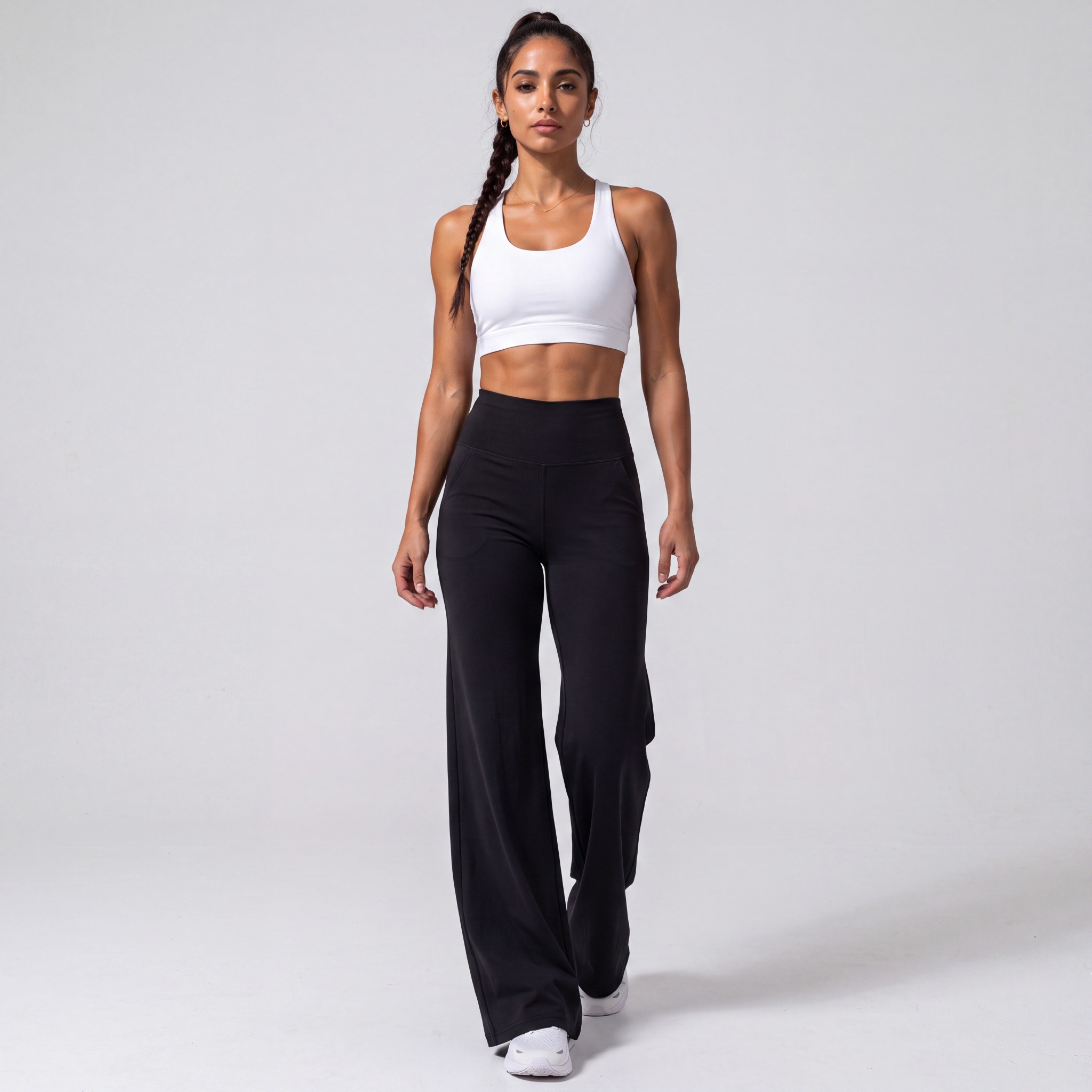 Legging Corte Recto Wide Leg Contour en negro, vista frontal